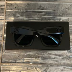 Black CHANEL sunglasses with box